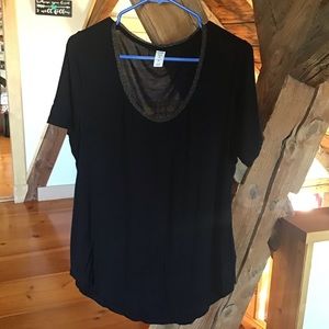 Black old navy T-shirt